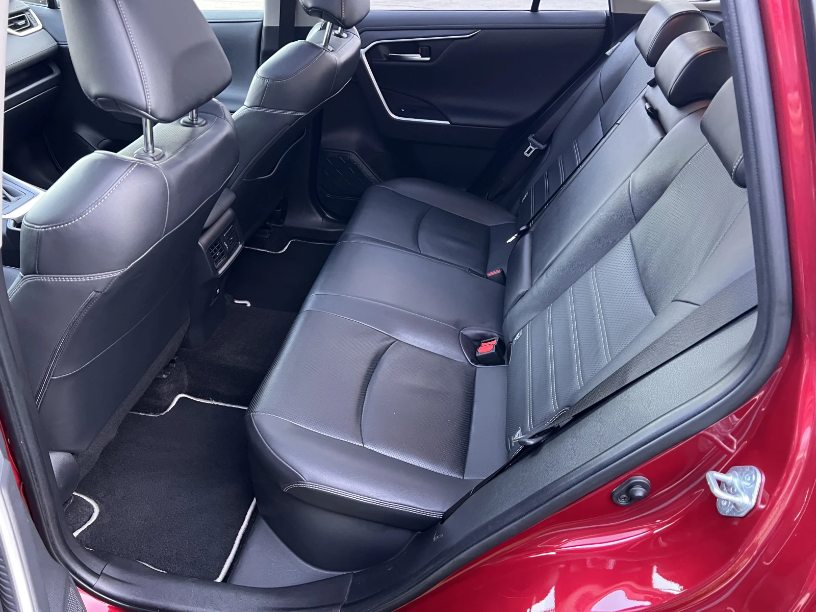 Toyota Rav4 PREMIUM/2.5 HYBRID/222К.С./Е-CVT/E-Four - изображение 10