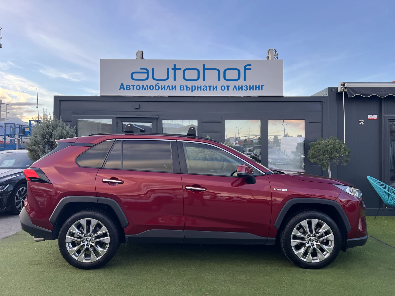 Toyota Rav4 PREMIUM/2.5 HYBRID/222К.С./Е-CVT/E-Four - изображение 5