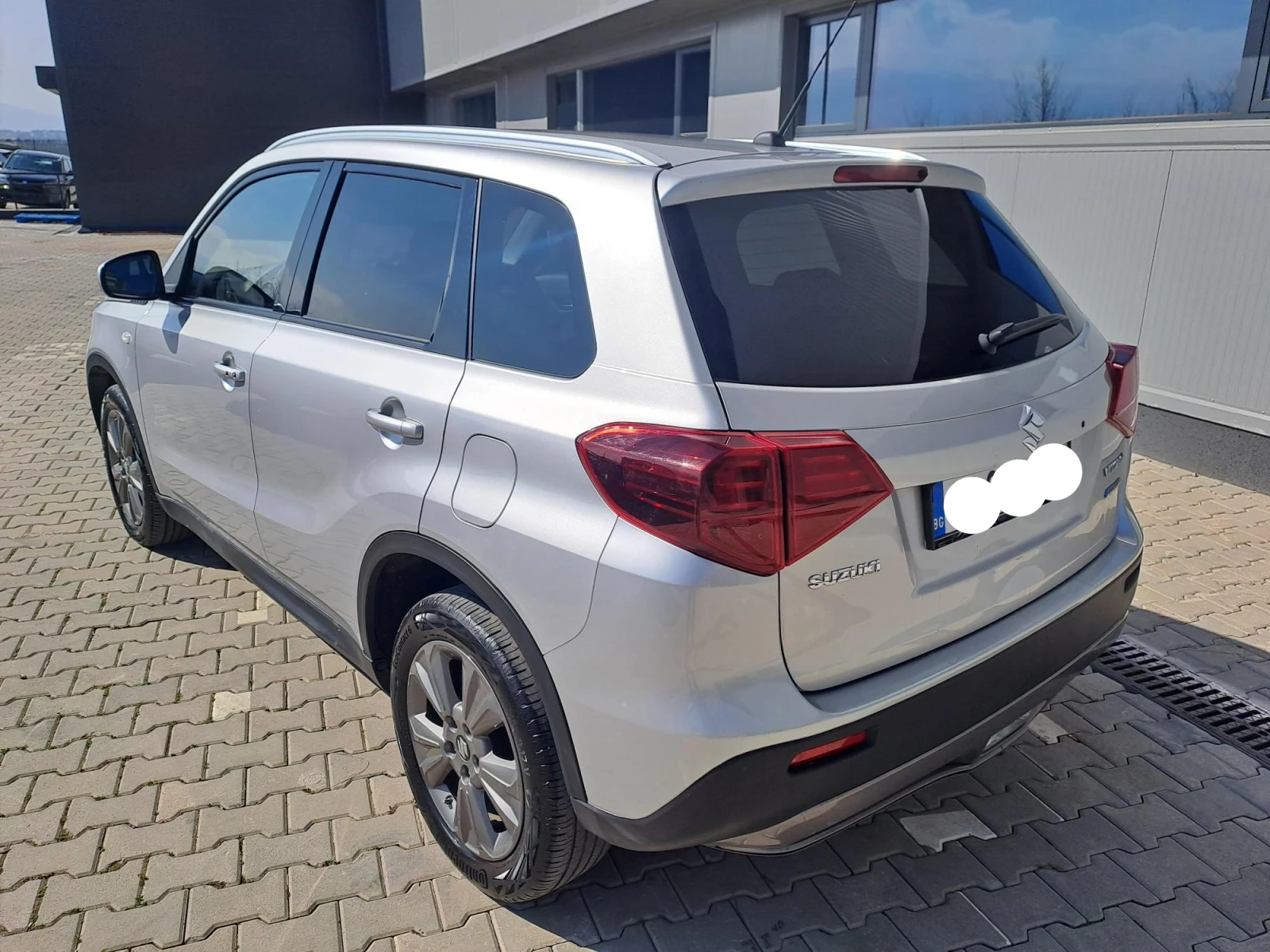 Suzuki Vitara 1.5 GL+ FULL HYBRID 4X4 AUTOMATIC AGS, снимка 6 - Автомобили и джипове - 54350131