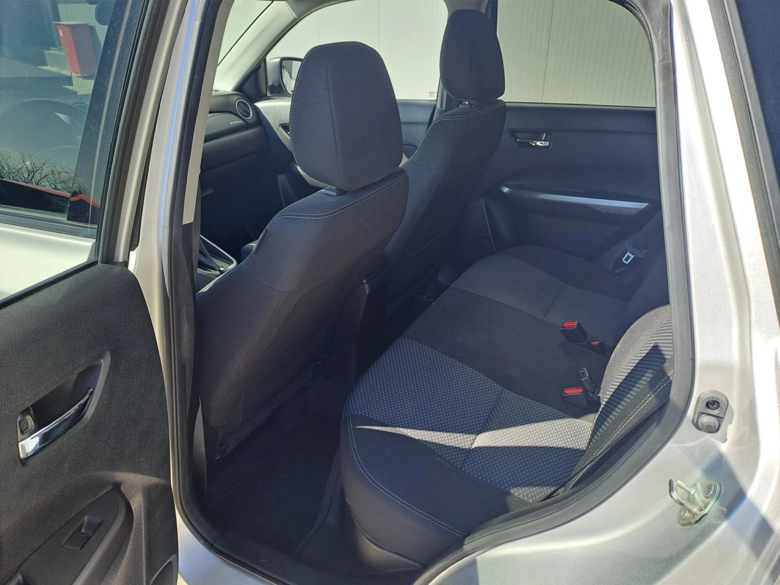 Suzuki Vitara 1.5 GL+ FULL HYBRID 4X4 AUTOMATIC AGS, снимка 8 - Автомобили и джипове - 54350131