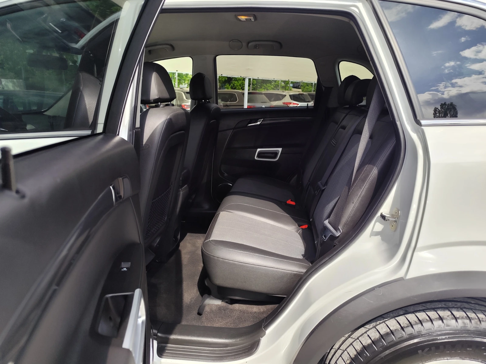 Opel Antara 2.2CDTi* EURO5B* KLIMATRONIK* , снимка 10 - Автомобили и джипове - 54571991