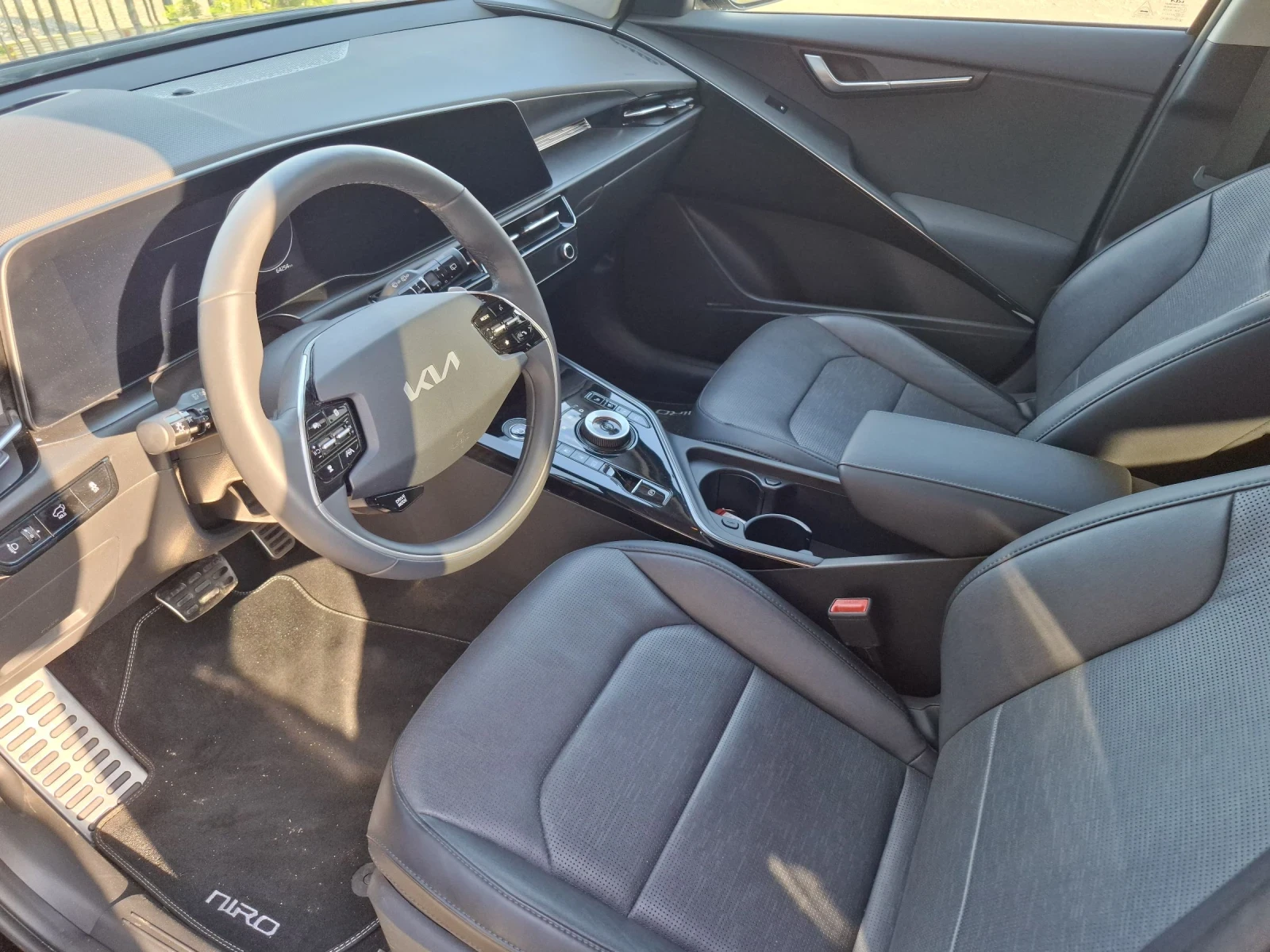 Kia Niro 65kw* * Exclusive * * Premium FULL Options , снимка 11 - Автомобили и джипове - 54683259