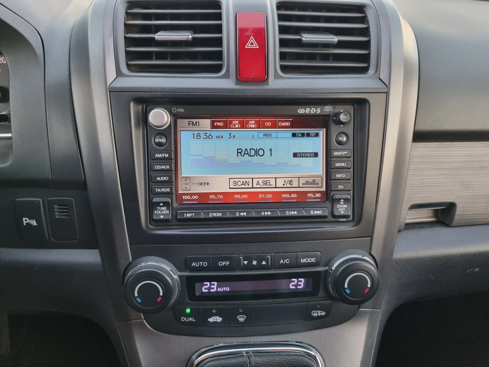 Honda Cr-v EXECUTIVE, снимка 12 - Автомобили и джипове - 54840709