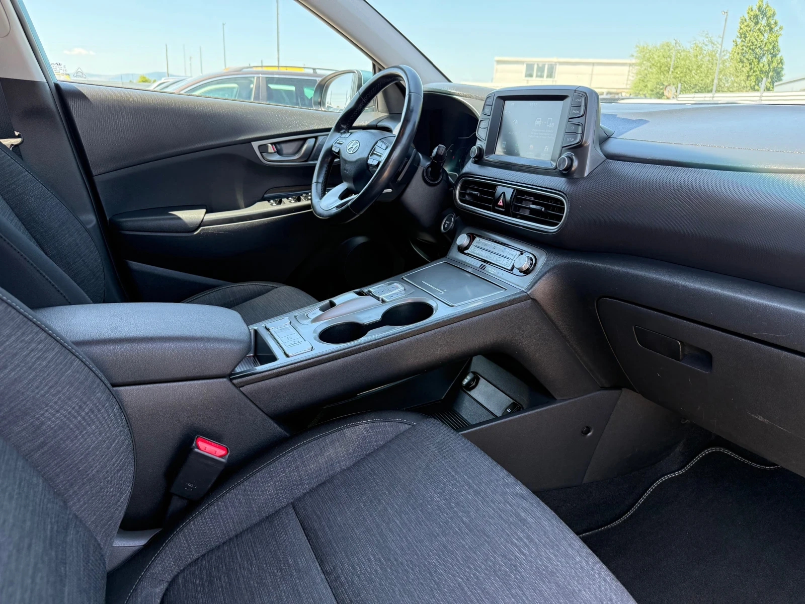 Hyundai Kona 64KW* FULL* Electric, снимка 10 - Автомобили и джипове - 55093726