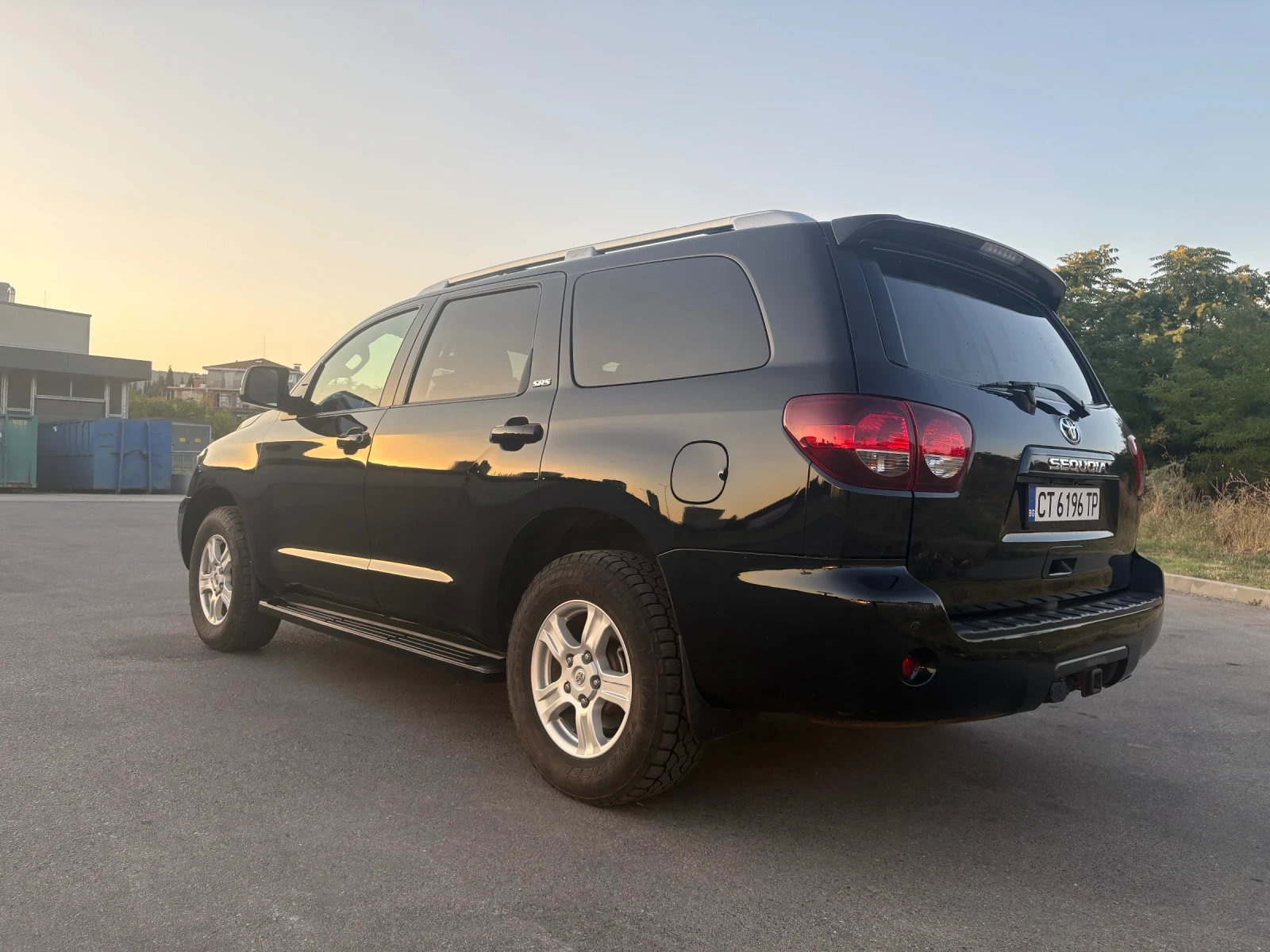 Toyota Sequoia SR, снимка 4 - Автомобили и джипове - 55657697