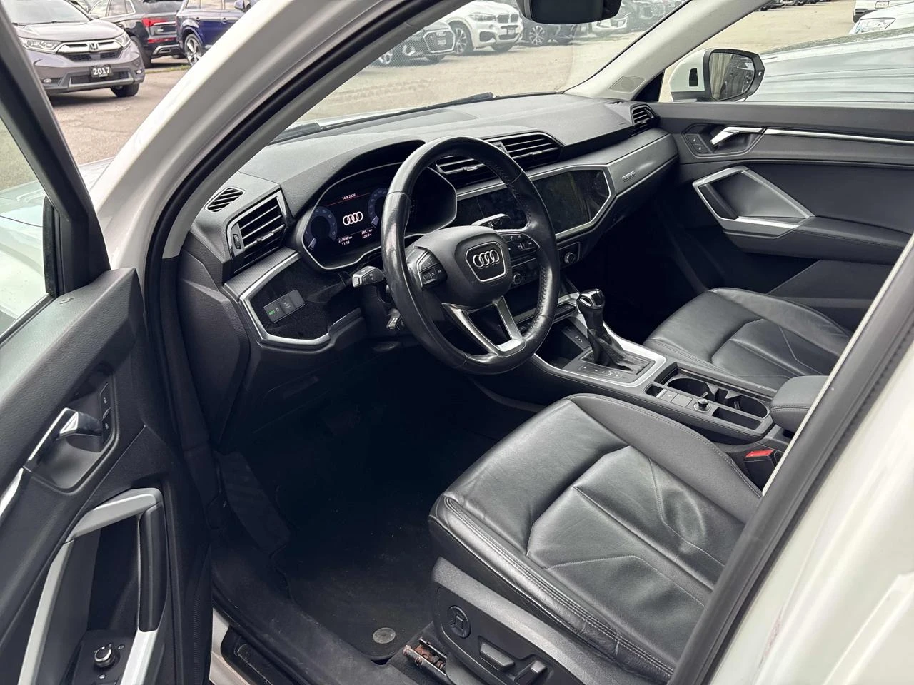 Audi Q3 45TFSI/SLINE/LED/ПАНО/ПОДГРЕВ/КАМЕРА/DIGITAL, снимка 7 - Автомобили и джипове - 56168878