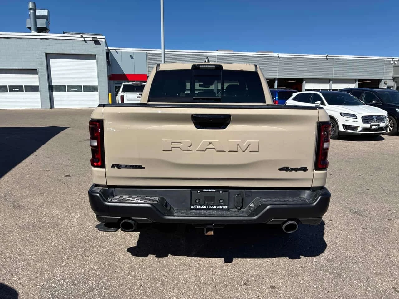 Dodge RAM 1500 * Rebel * АВТОКРЕДИТ БЕЗ ПЪРВОНАЧАЛНА ВНОСКА* , снимка 4 - Автомобили и джипове - 56209132