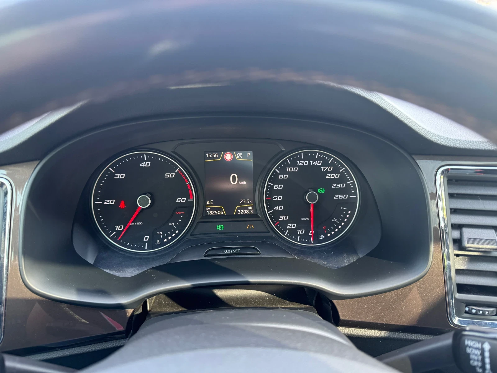 Seat Ateca 2.0 TDI 190 к.с. 4x4 DSG Xcellence PANO, снимка 7 - Автомобили и джипове - 56331766