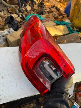 Renault Kadjar 2017г  външен ляв стоп, снимка 2