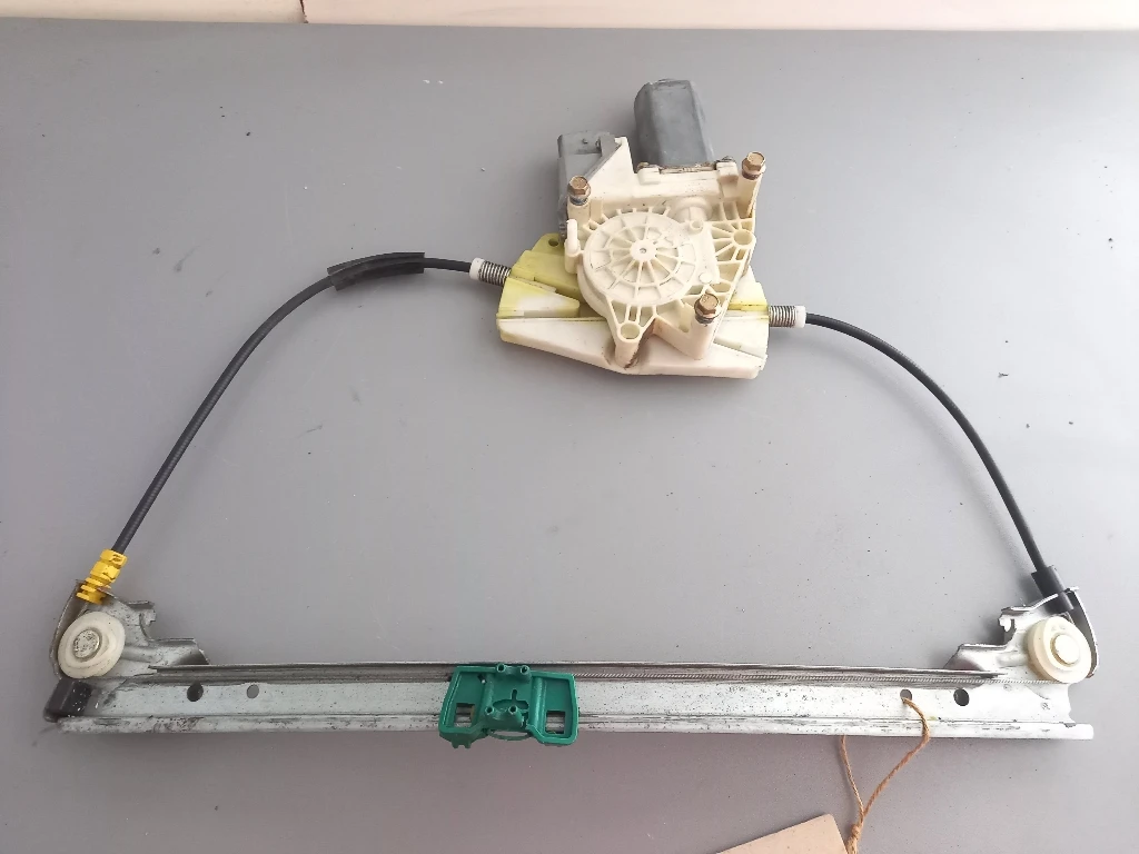 Ел машинка стъкло задна дясна Пежо 607 (1)