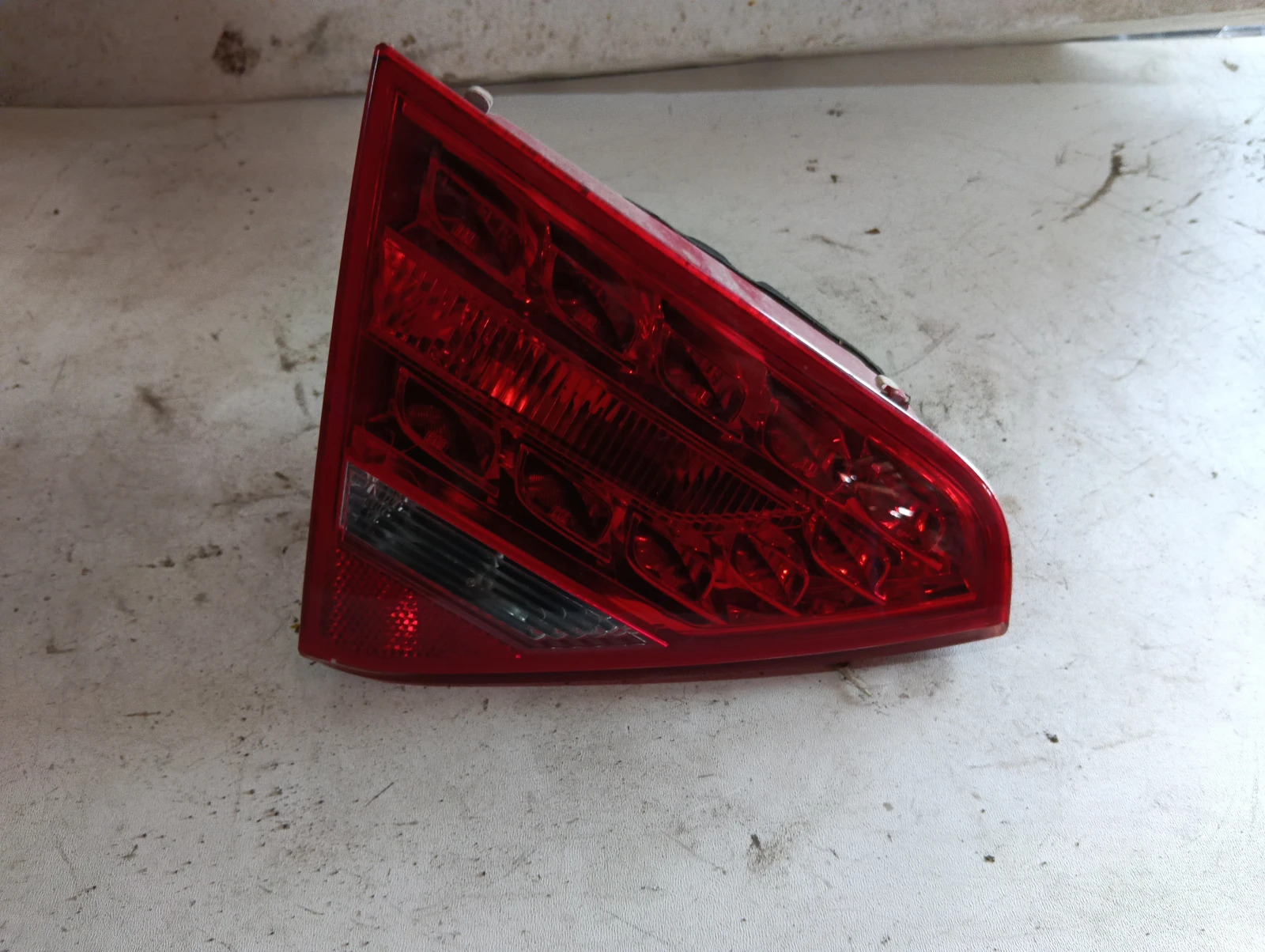 стоп ляв вътрешен диоден 8T0945093A Audi A5