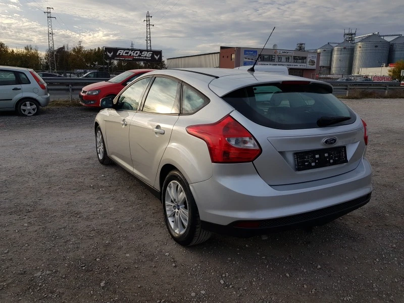 Ford Focus 1.6 - 116 к.с. ЛИЗИНГ, снимка 7 - Автомобили и джипове - 44418527