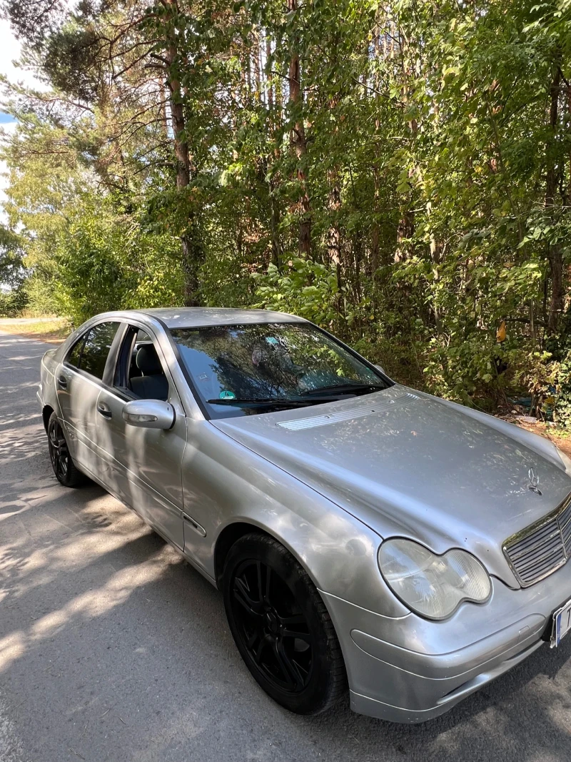 Mercedes-Benz C 220, снимка 2 - Автомобили и джипове - 47312529