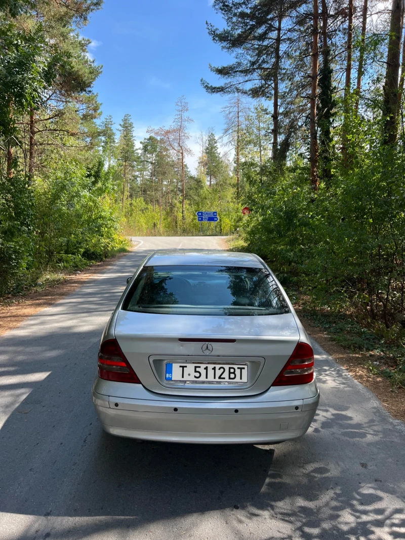 Mercedes-Benz C 220, снимка 4 - Автомобили и джипове - 47312529