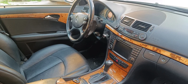 Mercedes-Benz E 220 CDI 220, снимка 5 - Автомобили и джипове - 52665756
