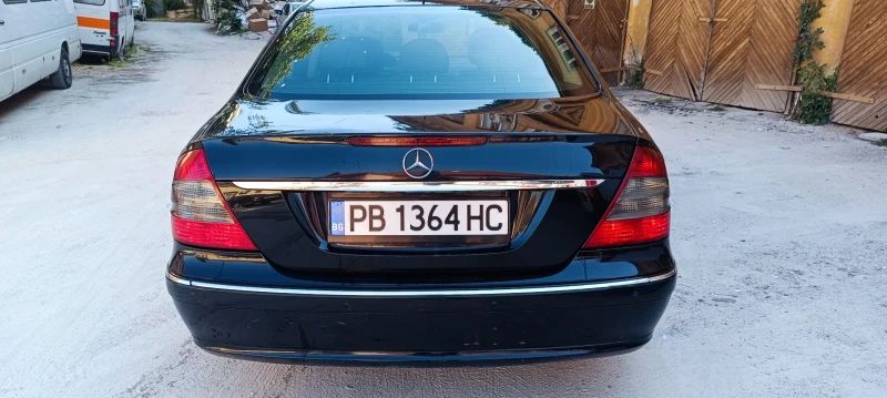 Mercedes-Benz E 220 CDI 220, снимка 4 - Автомобили и джипове - 52665756