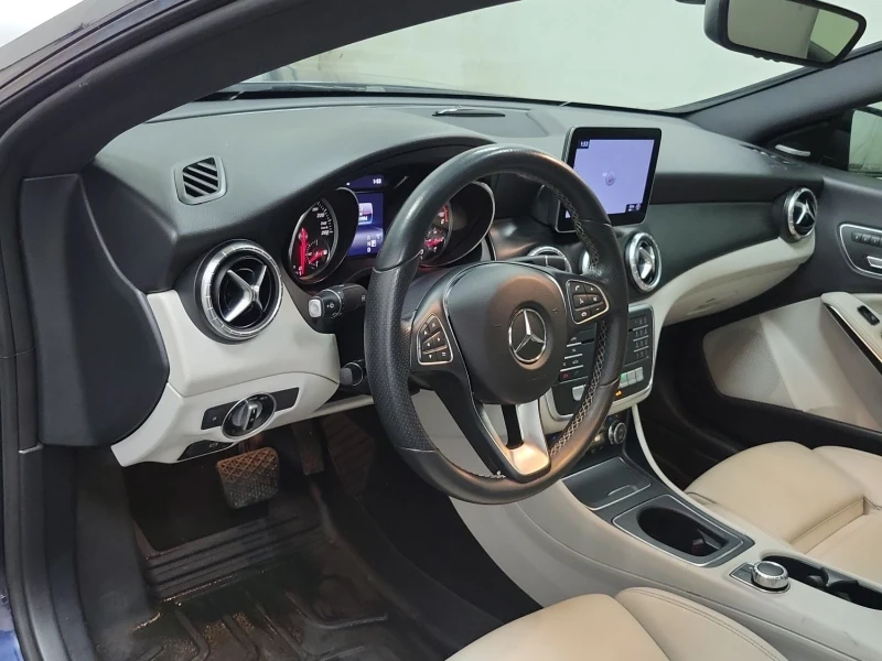Mercedes-Benz CLA 250 AMG-line* 4Matic* Harman/Kardon* Ambient* Пано* По, снимка 8 - Автомобили и джипове - 52389316