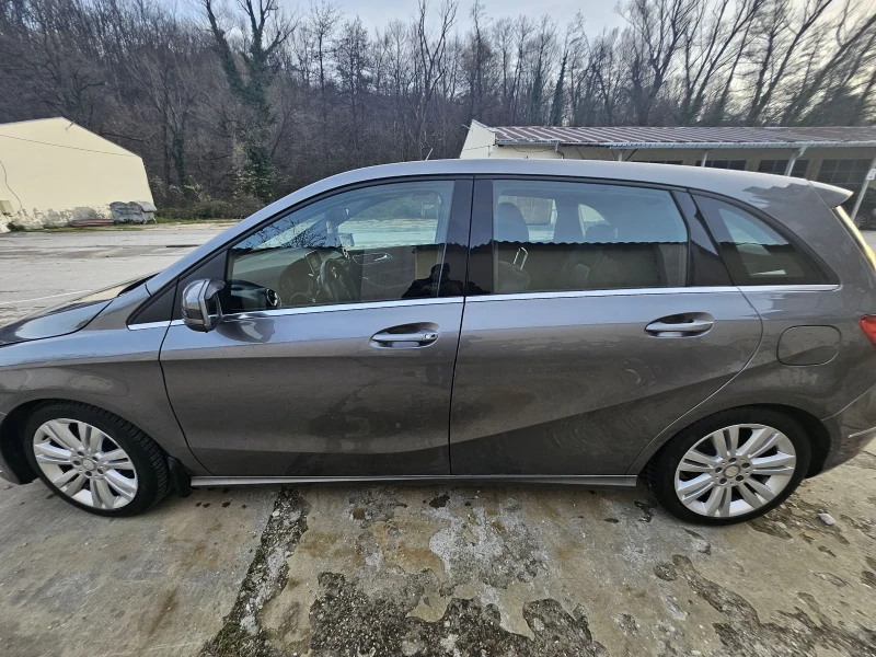 Mercedes-Benz B 180 ПОДГРЕВ* DISTRONIC * ЕВРО 6* ПАНОРАМА* 6 СКОРОСТИ , снимка 5 - Автомобили и джипове - 52657217
