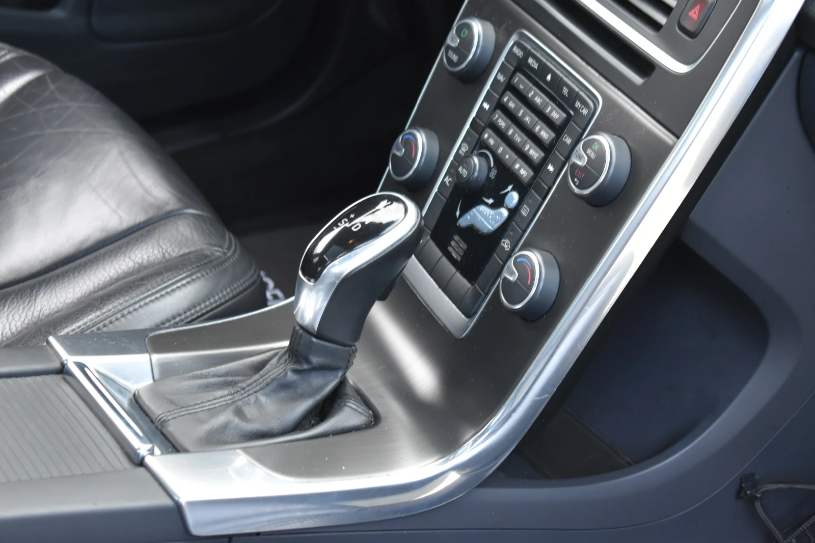 Volvo S60 2.5T* 245h.p* LED* Luxury | Mobile.bg   15