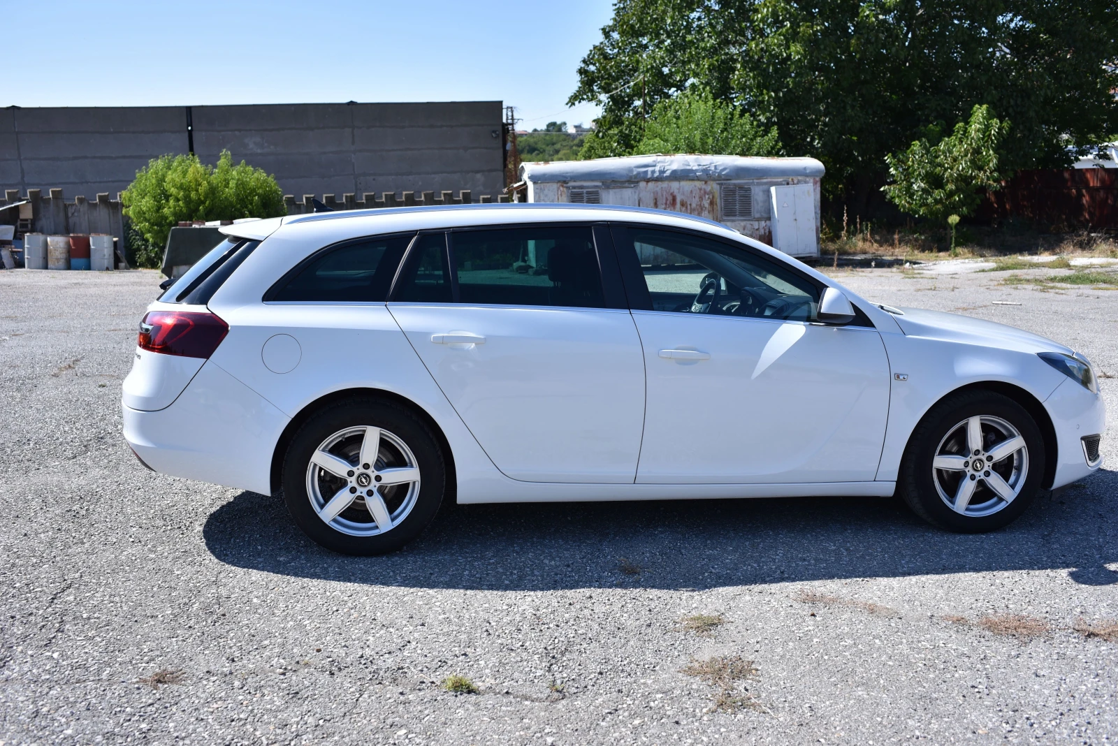Opel Insignia Sports Tourer SW - изображение 6
