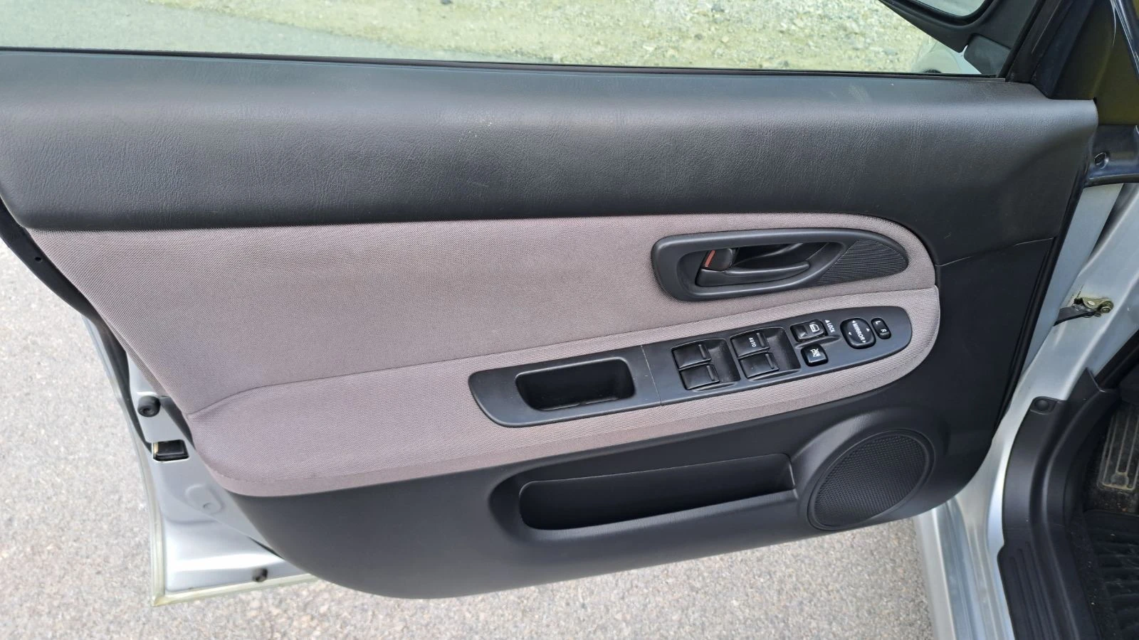 Subaru Impreza FACE 2.0I 160кс ГАЗ АВТОМАТ РЕГИСТРИРАНО - изображение 7