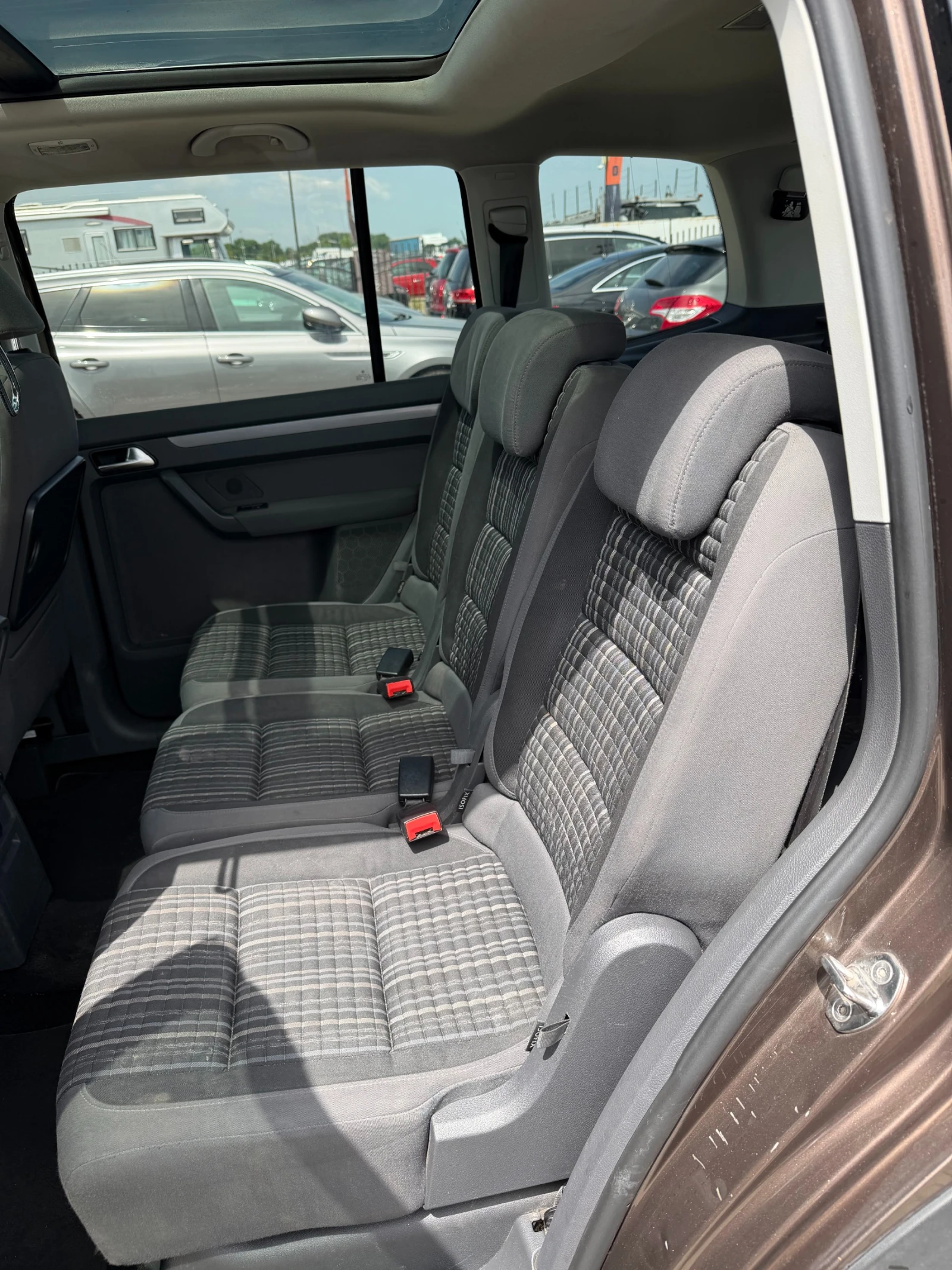 VW Touran CROSS 1.6TDI 6+ 1 NAVI/PANORAMA EURO 5 | Mobile.bg � ����������� 10