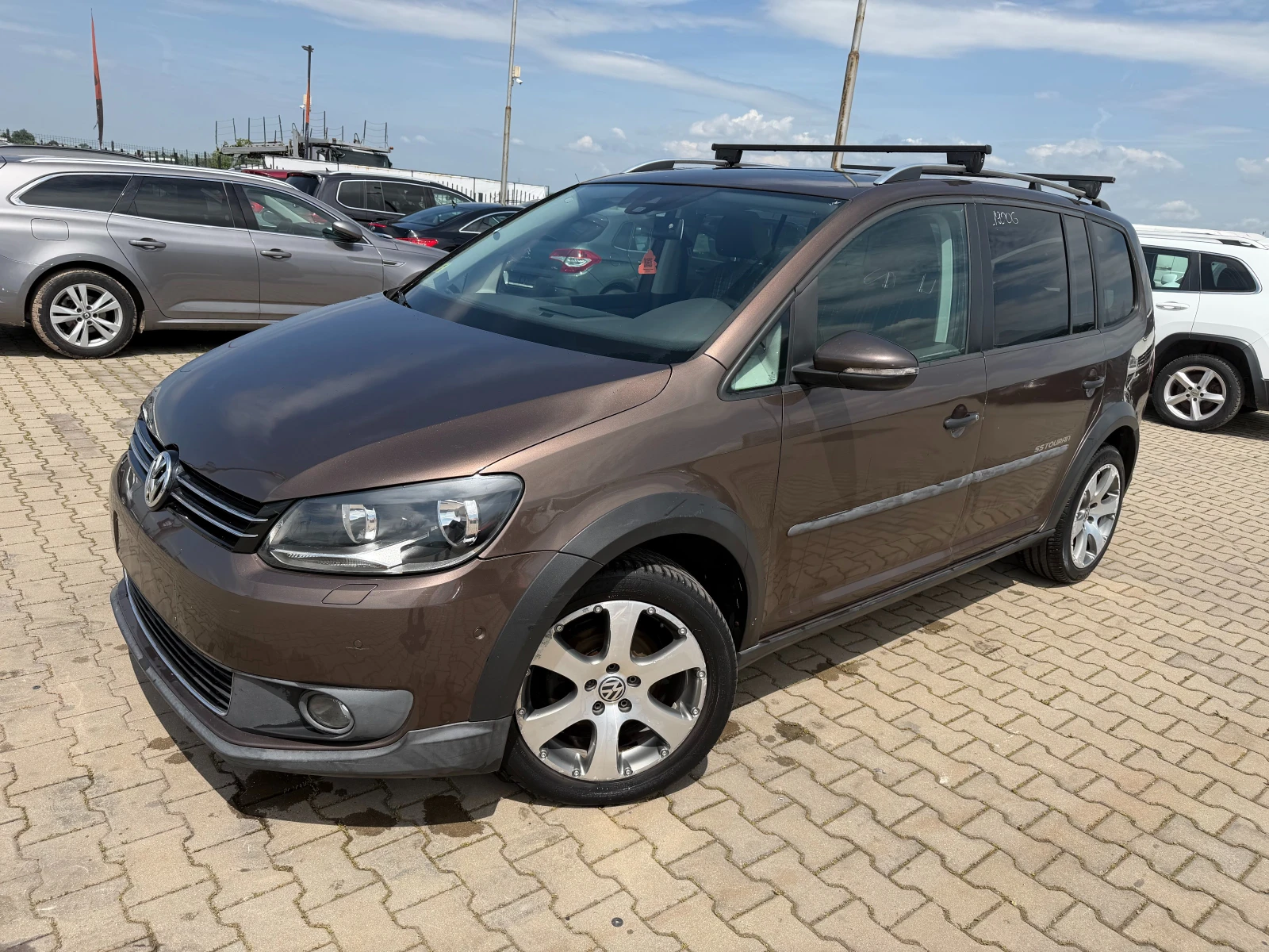 VW Touran CROSS 1.6TDI 6+ 1 NAVI/PANORAMA EURO 5