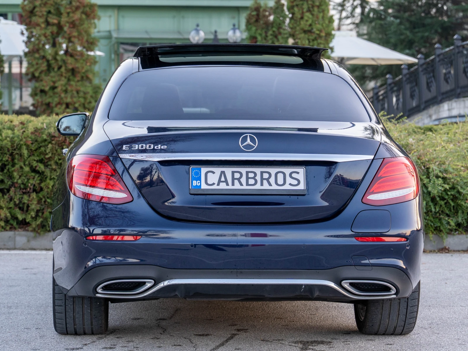 Mercedes-Benz E 300 AMG Line Distronic Burmester Digital Panorama 9G - изображение 5