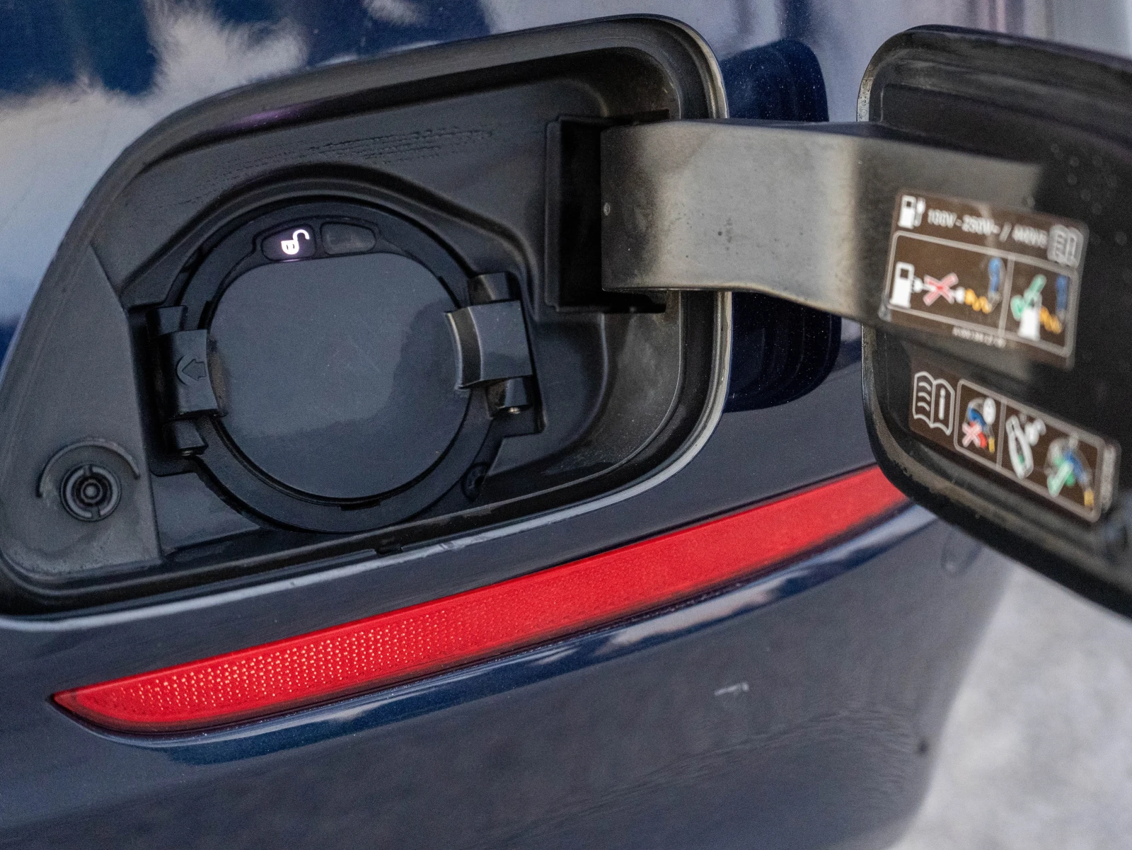 Mercedes-Benz E 300 AMG Line Distronic Burmester Digital Panorama 9G | Mobile.bg � ����������� 17