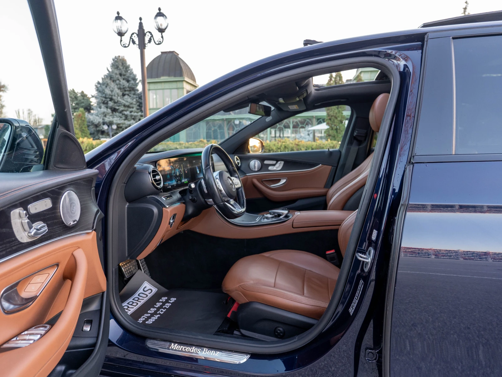 Mercedes-Benz E 300 AMG Line Distronic Burmester Digital Panorama 9G - изображение 7