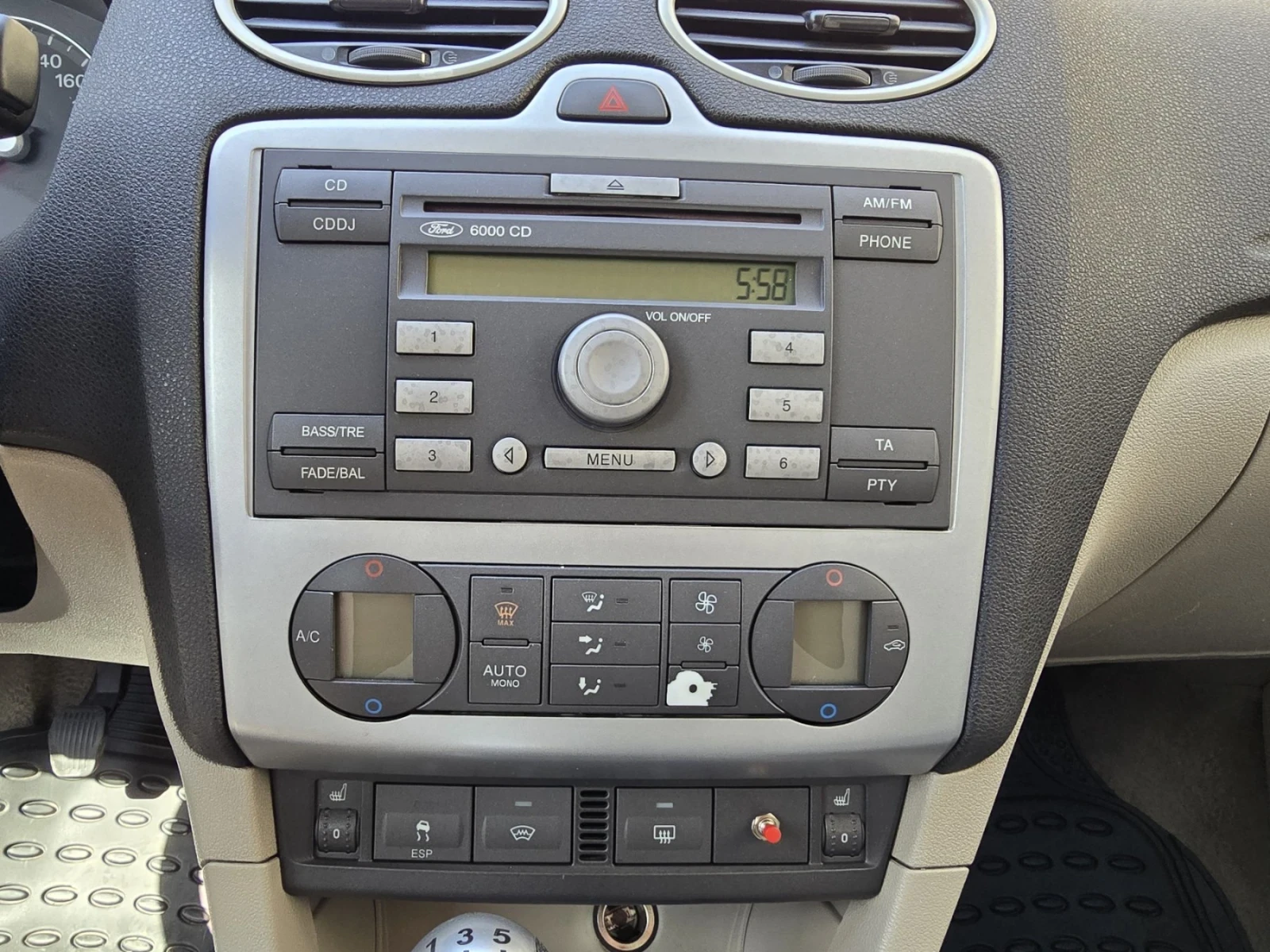 Ford Focus 1.8 TDCI, снимка 17 - Автомобили и джипове - 54173504