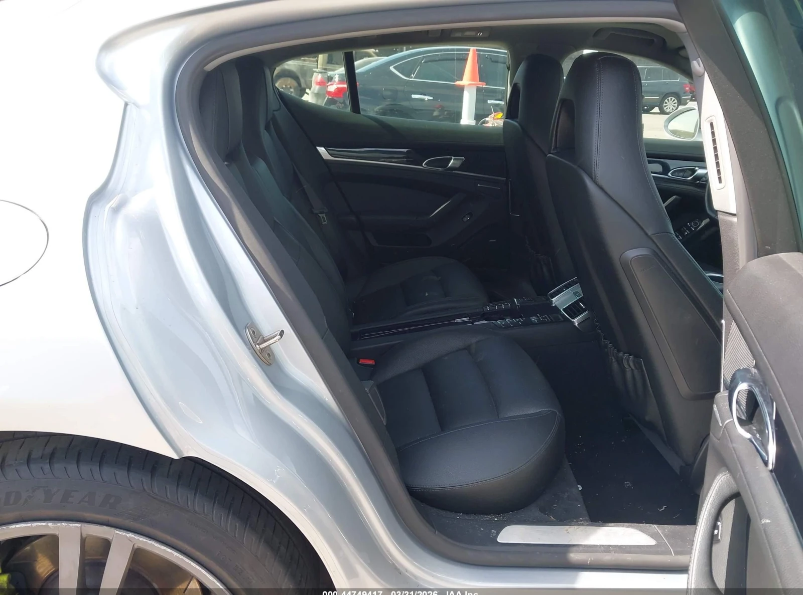 Porsche Panamera, снимка 8 - Автомобили и джипове - 54631052