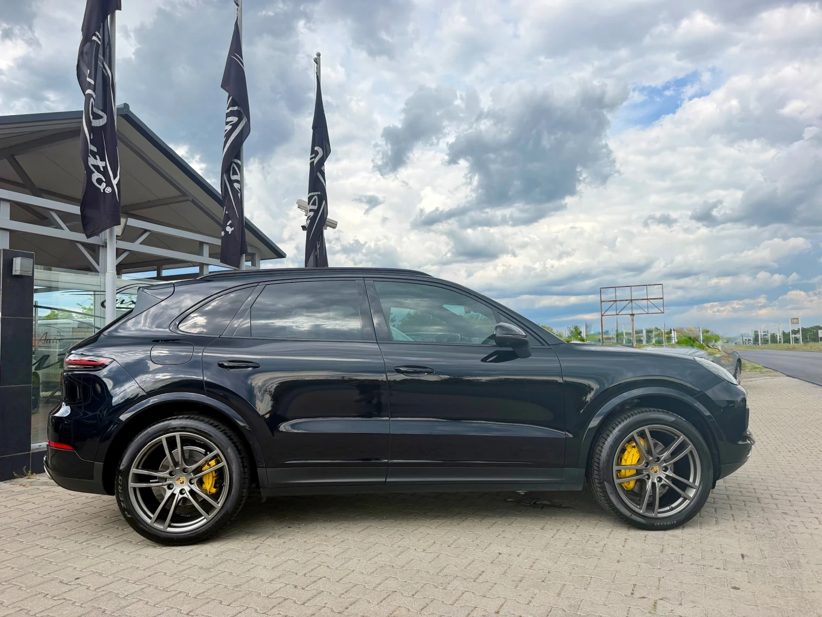 Porsche Cayenne MATRIX#PANORAMA#ОБДУХ#360* CAM#DISTR#BOSSE#FULL, снимка 7 - Автомобили и джипове - 54646843