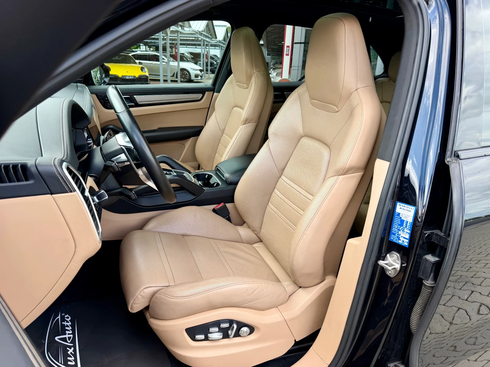 Porsche Cayenne MATRIX#PANORAMA#ОБДУХ#360* CAM#DISTR#BOSSE#FULL, снимка 12 - Автомобили и джипове - 54646843