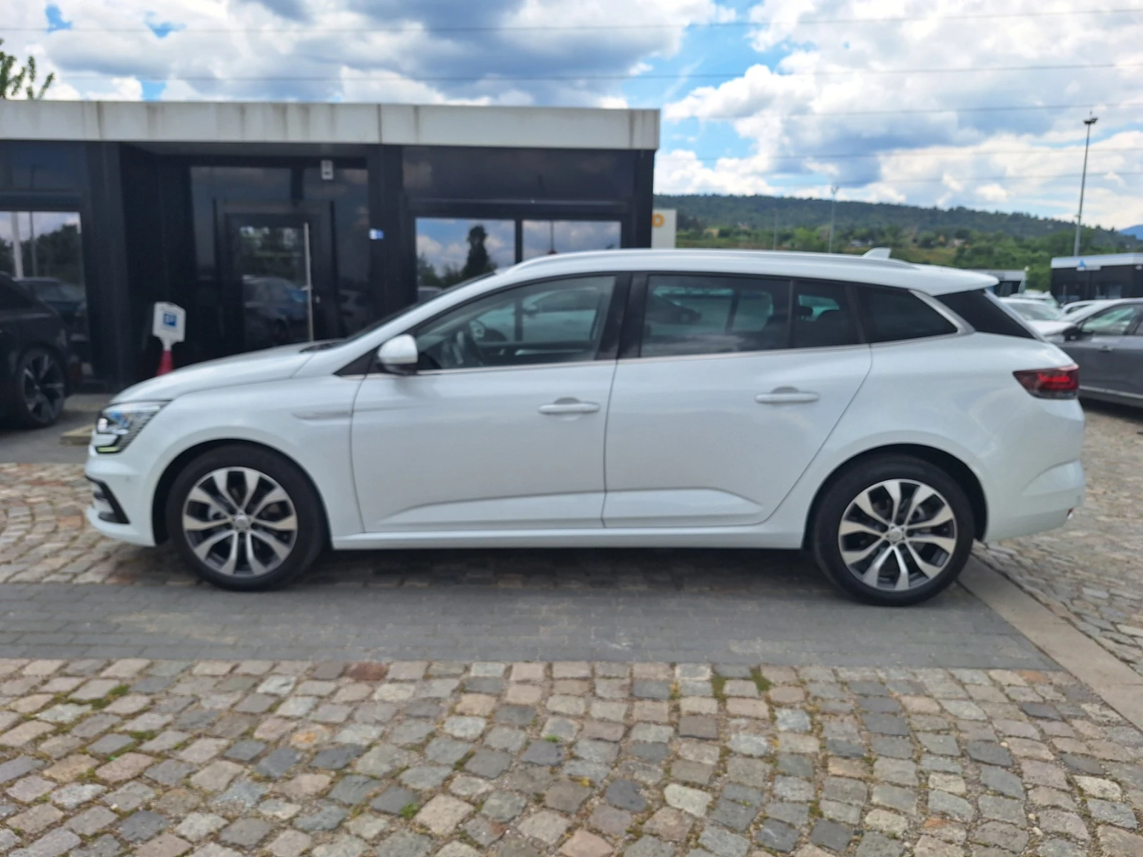 Renault Megane 1.3Tce/ 140к.с./Grandtour/INTENS, снимка 8 - Автомобили и джипове - 54972373