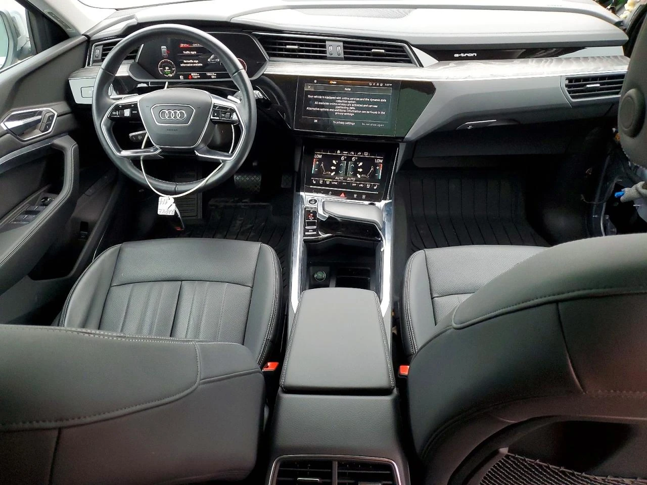 Audi E-Tron Premium Plus, снимка 8 - Автомобили и джипове - 55004152