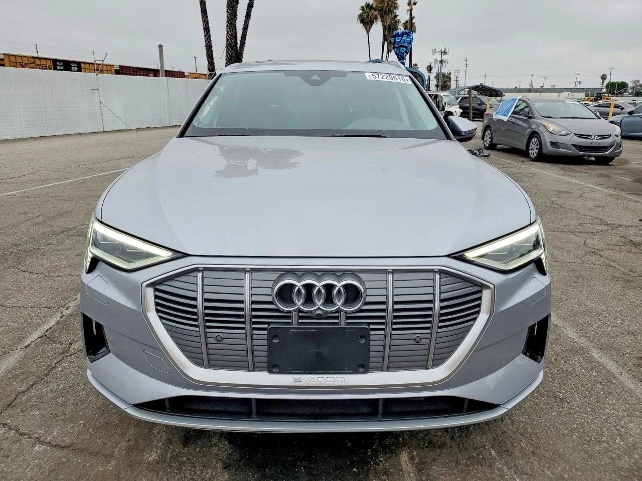 Audi E-Tron Premium Plus, снимка 5 - Автомобили и джипове - 55004152