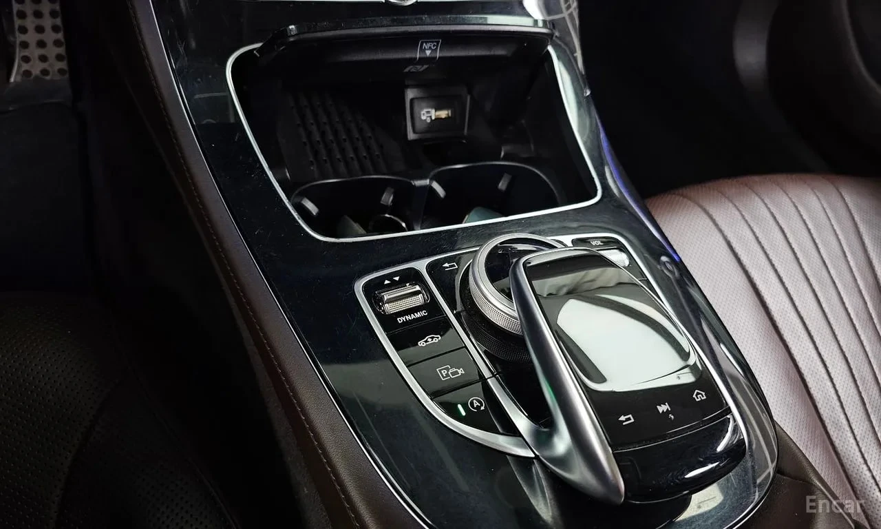 Mercedes-Benz CLS 400 d 4MATIC AMG Line/360/ОБДУХ/ДИСТРОНИК/, снимка 9 - Автомобили и джипове - 56130866
