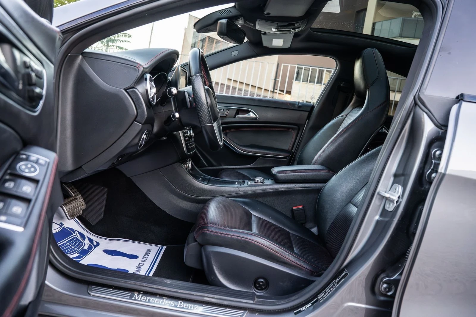 Mercedes-Benz CLA 220 CDI-AMG LINE-PANO-HARMAN KARDON-КАМЕРА-DISTR-FULL, снимка 14 - Автомобили и джипове - 56133235
