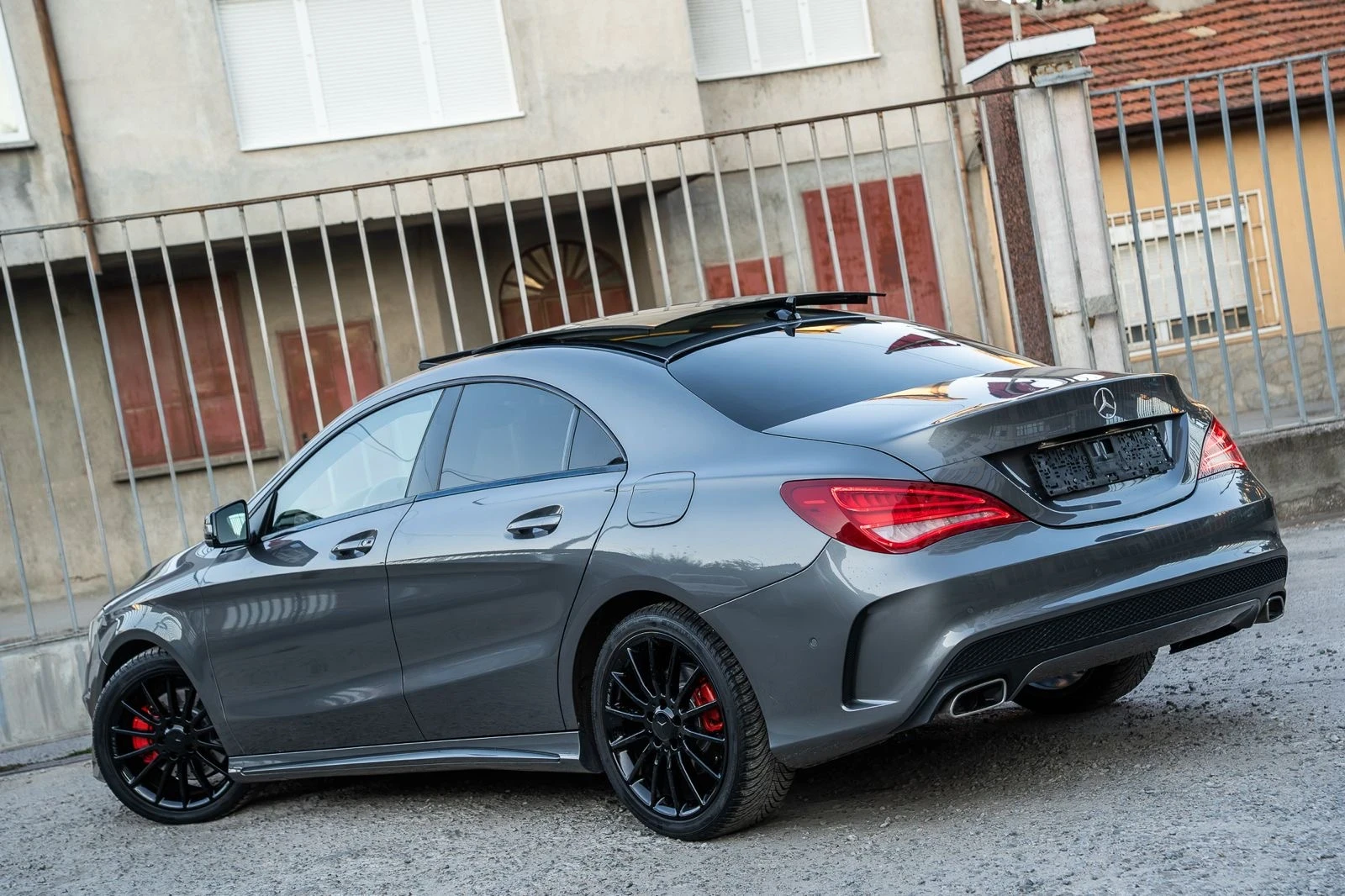 Mercedes-Benz CLA 220 CDI-AMG LINE-PANO-HARMAN KARDON-КАМЕРА-DISTR-FULL, снимка 5 - Автомобили и джипове - 56133235