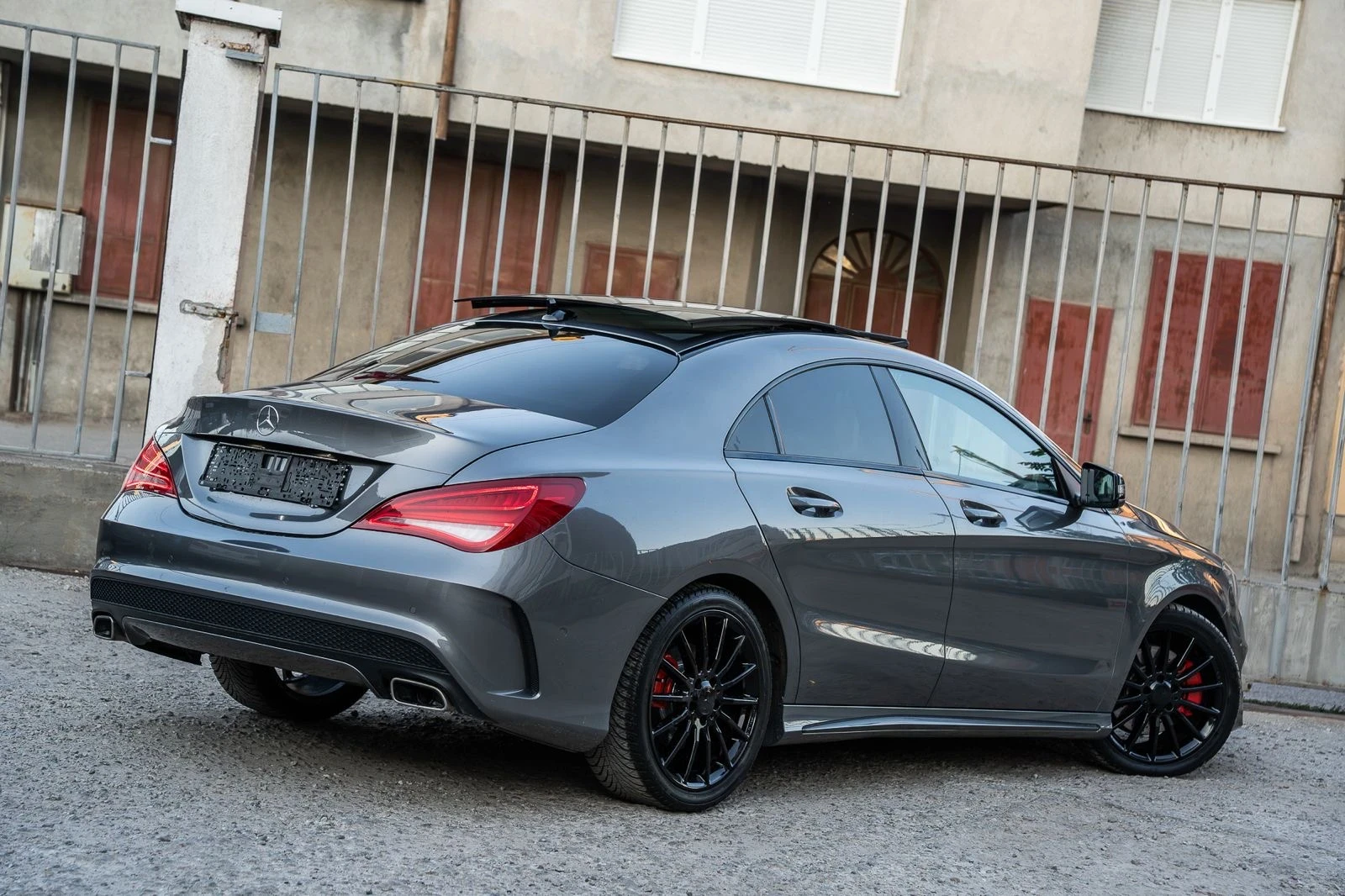 Mercedes-Benz CLA 220 CDI-AMG LINE-PANO-HARMAN KARDON-КАМЕРА-DISTR-FULL, снимка 7 - Автомобили и джипове - 56133235