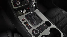 VW Touareg V6 3.0 TDI BlueMotion* КОЖА* НАВИ* ПАНО, снимка 7