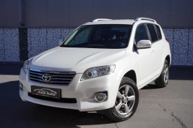 Toyota Rav4 2.2 D4-D LUXURY-KEYLESSGO/NAVI, КОЖА, AWD-ОТЛИЧНА, снимка 1