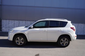 Toyota Rav4 2.2 D4-D LUXURY-KEYLESSGO/NAVI, КОЖА, AWD-ОТЛИЧНА, снимка 2