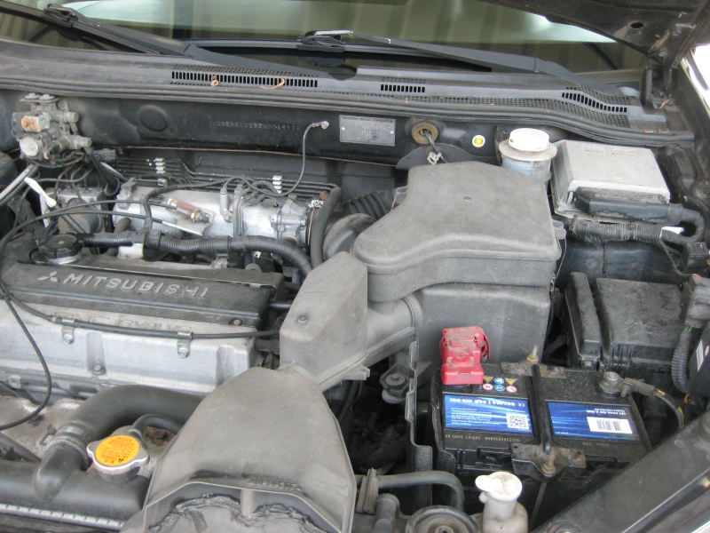 Mitsubishi Outlander 2.0MPI, снимка 12 - Автомобили и джипове - 52539194