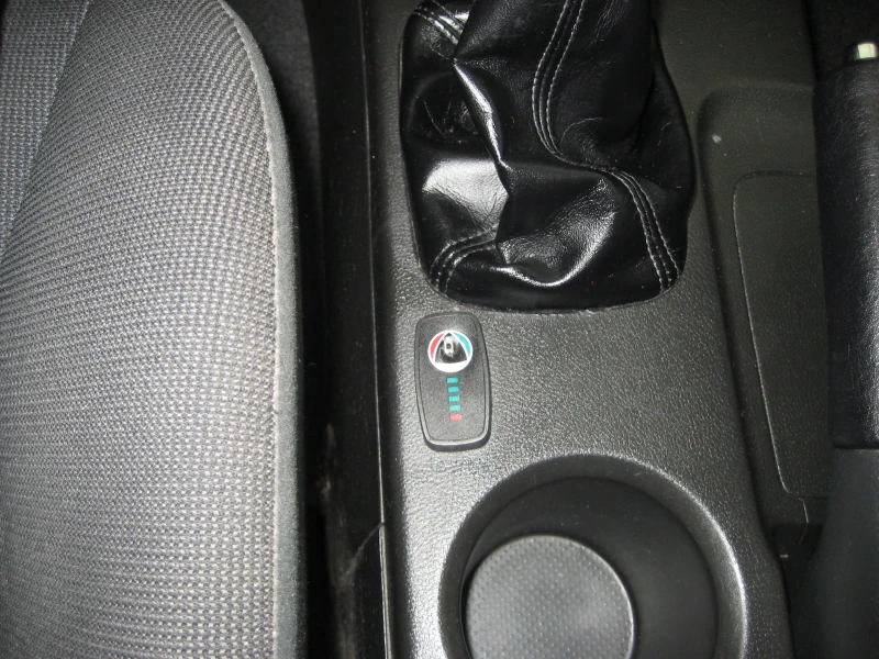 Mitsubishi Outlander 2.0MPI, снимка 10 - Автомобили и джипове - 52539194