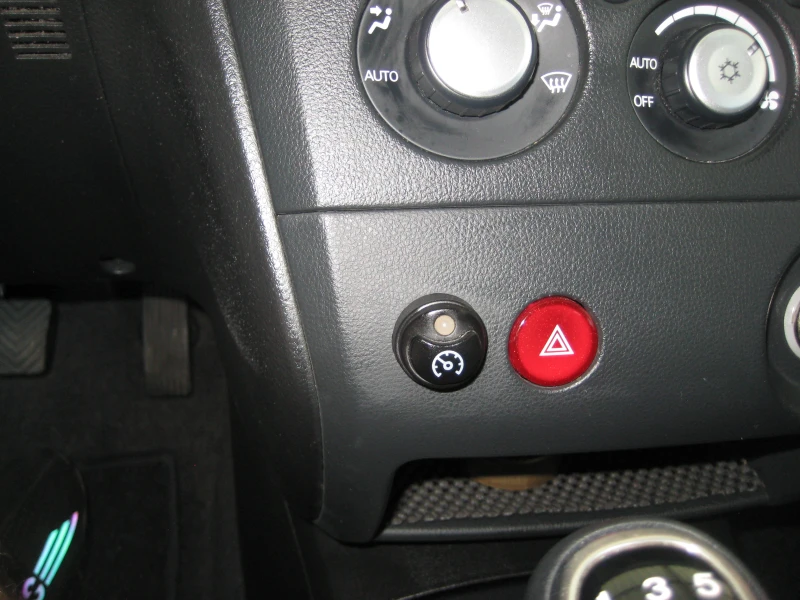 Mitsubishi Outlander 2.0MPI, снимка 9 - Автомобили и джипове - 52539194