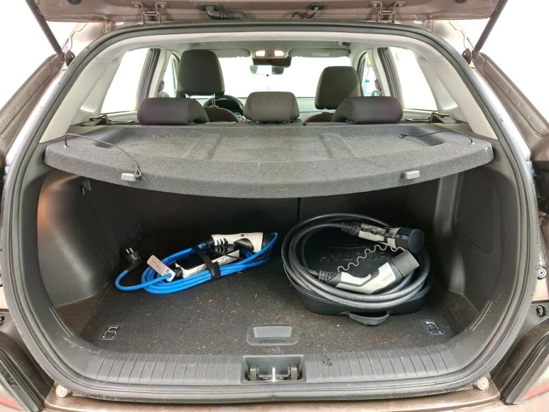 Hyundai Kona 64 kWh, снимка 11 - Автомобили и джипове - 53071427
