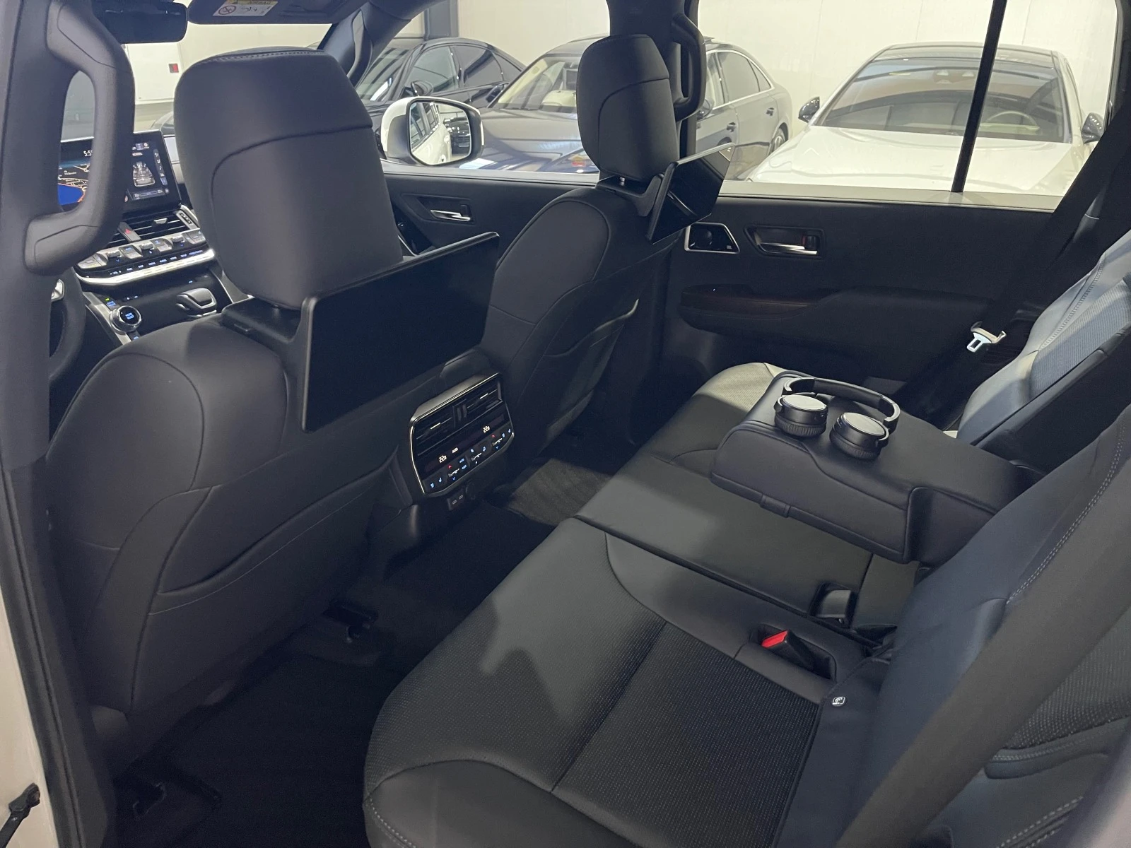 Toyota Land cruiser LC 300   6+ 1  | Mobile.bg   13