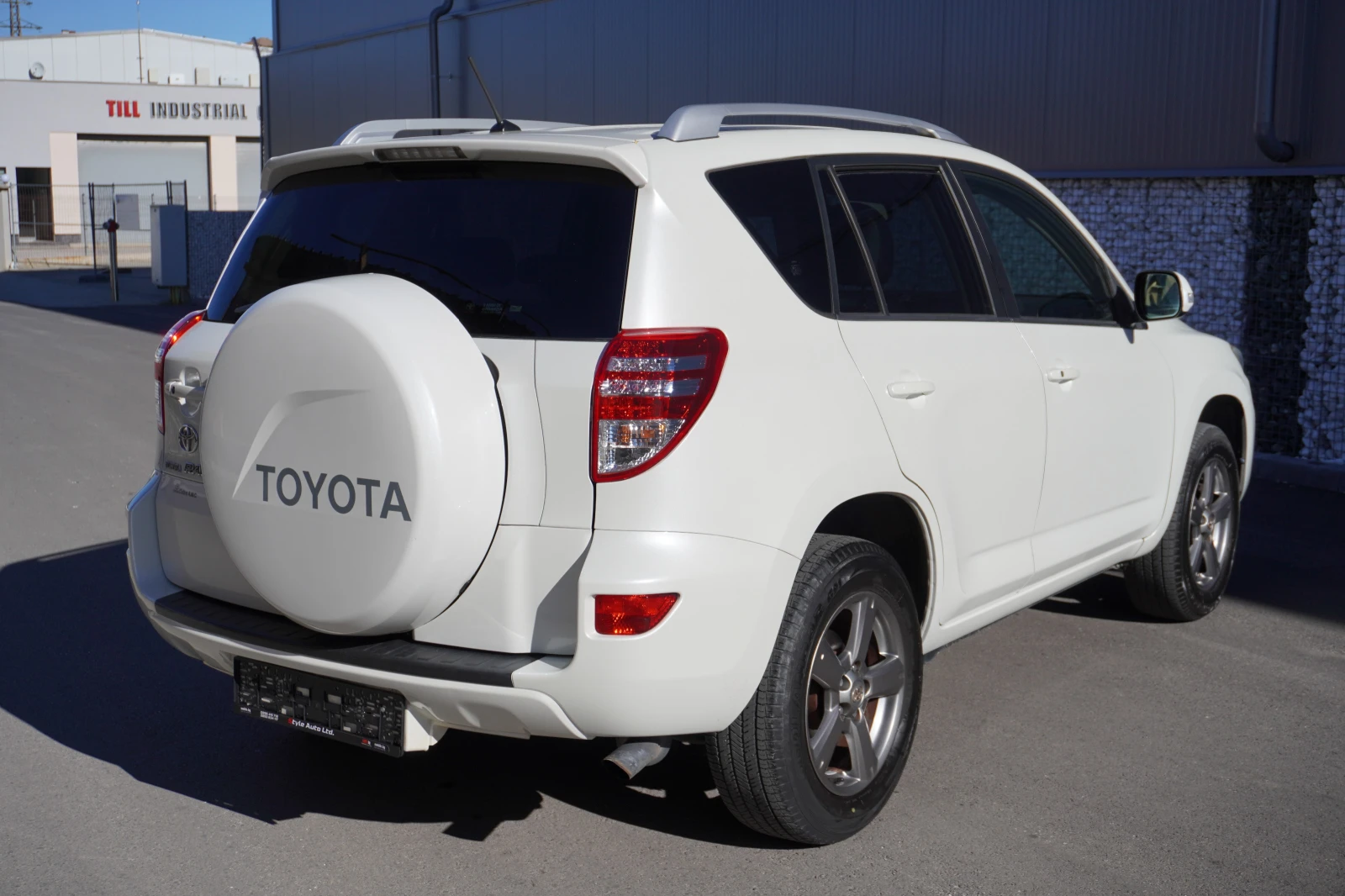 Toyota Rav4 2.2 D4-D LUXURY-KEYLESSGO/NAVI, КОЖА, AWD-ОТЛИЧНА - изображение 5